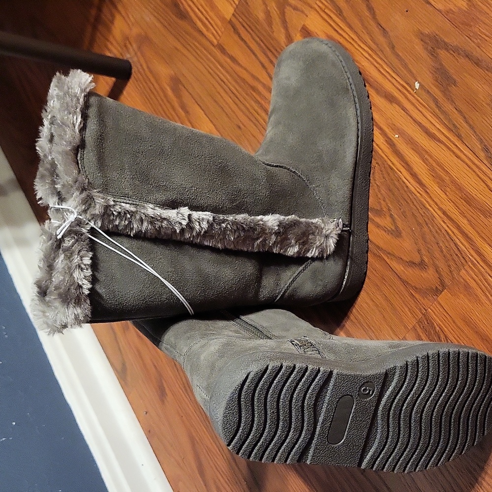 Universal Threads Goods CO. Gray, Daniela Style, varrious sizes. NWT